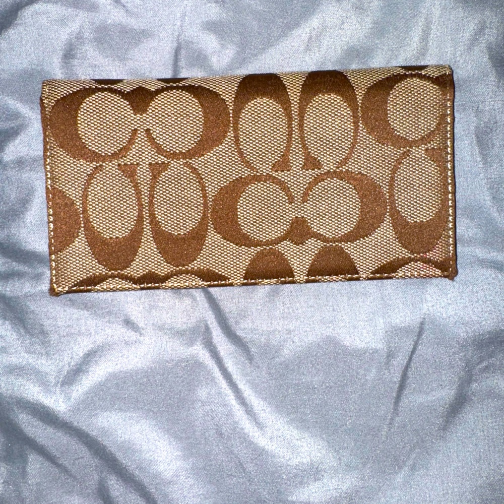 Coach billfold wallet